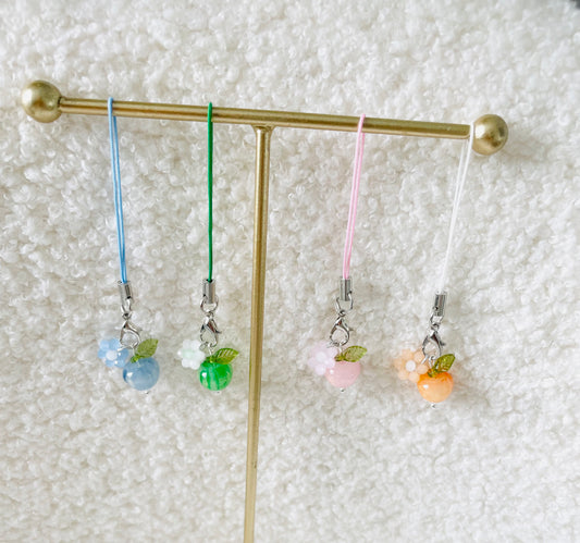 Charms de téléphone pommes fleuries