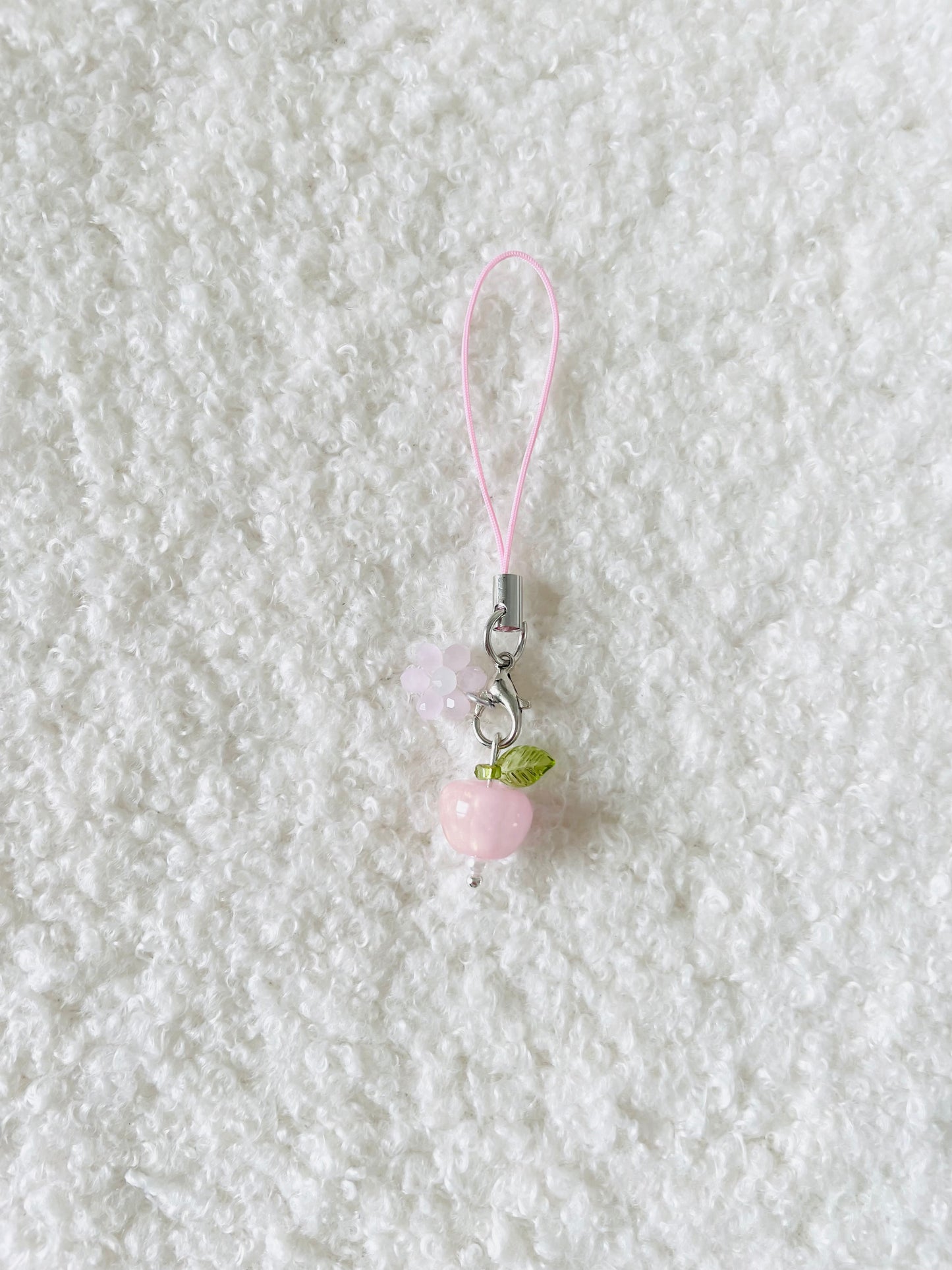 Charms de téléphone pomme fleurie